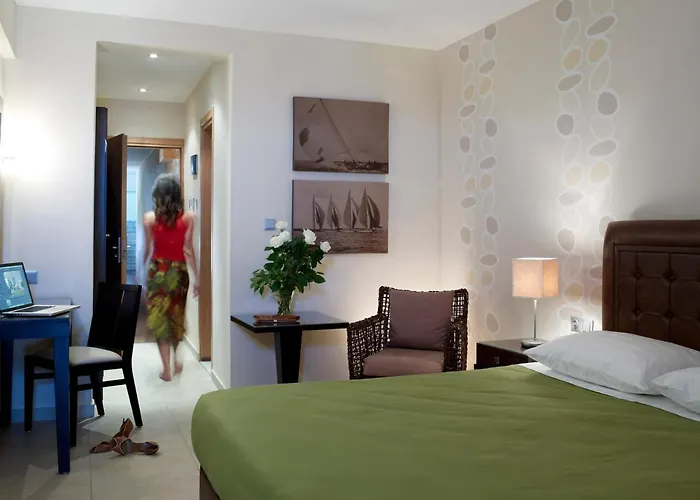 Belle Helene Hotell 3*